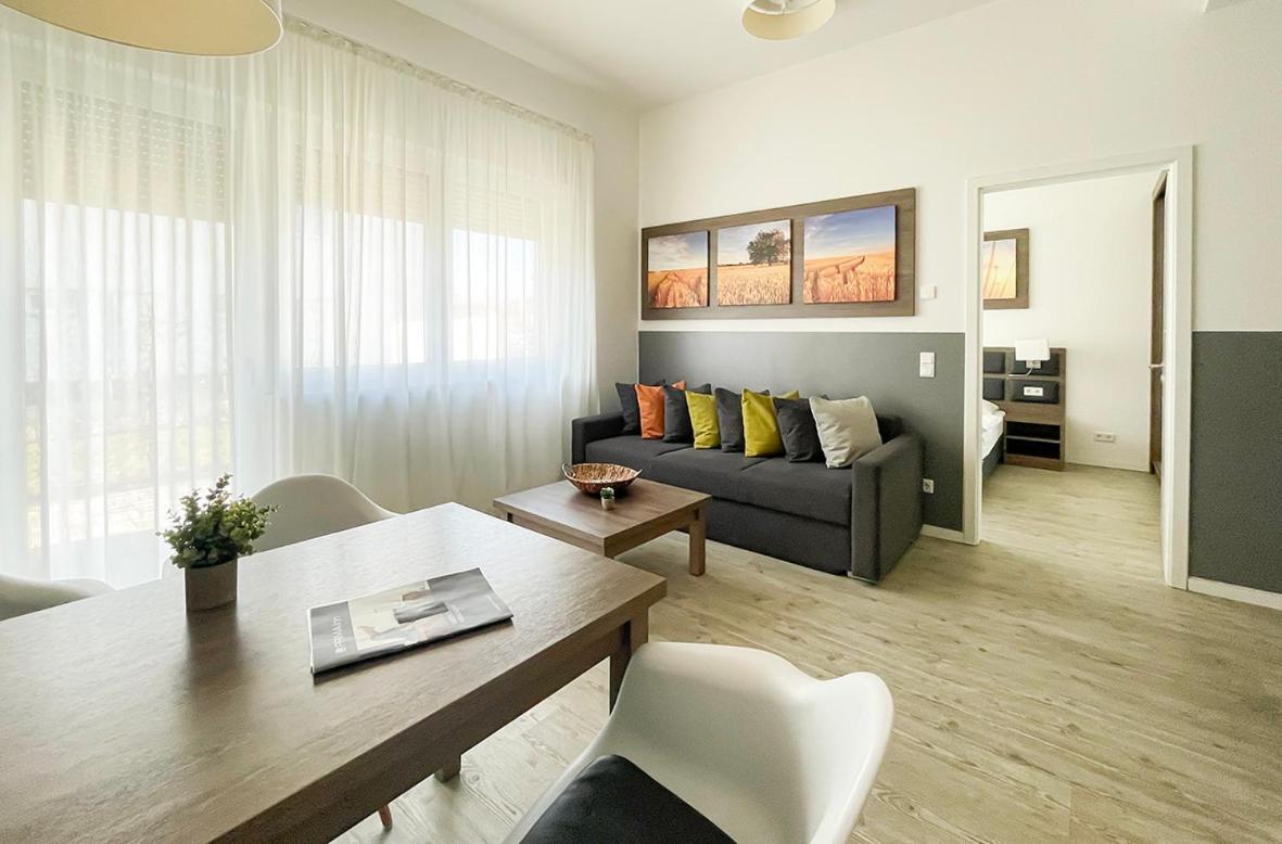 Prima Inn Ferienwohnungen Seetor Residenz Нойруппин Экстерьер фото